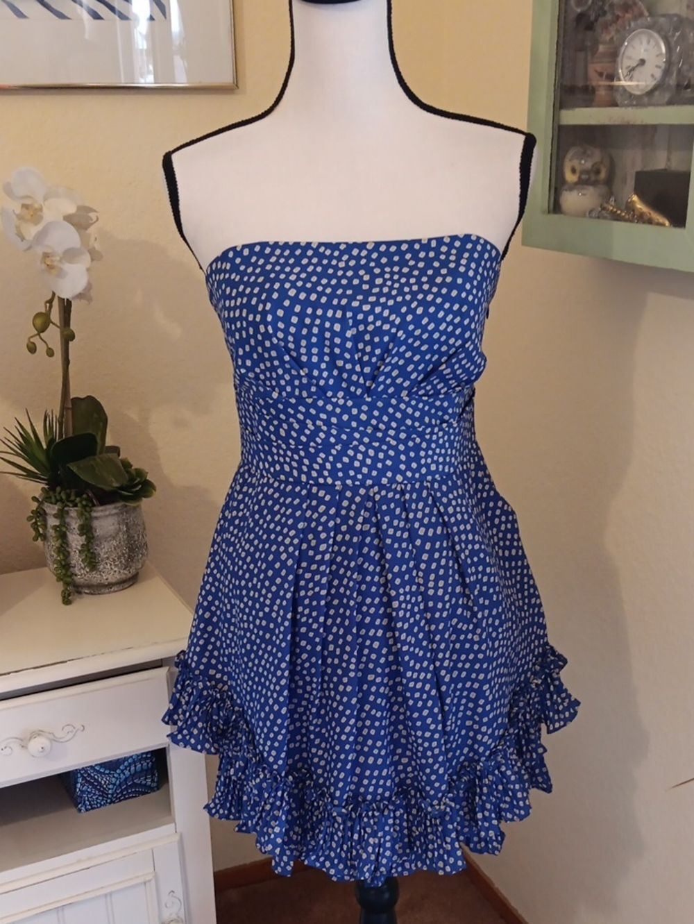 BCBG Generation Galaxy Strapless Dotted Dress . Whimsical. Balletcore. Dotted.